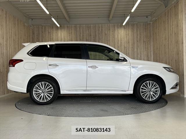 Mitsubishi OUTLANDER PHEV 2018-09 303568-18