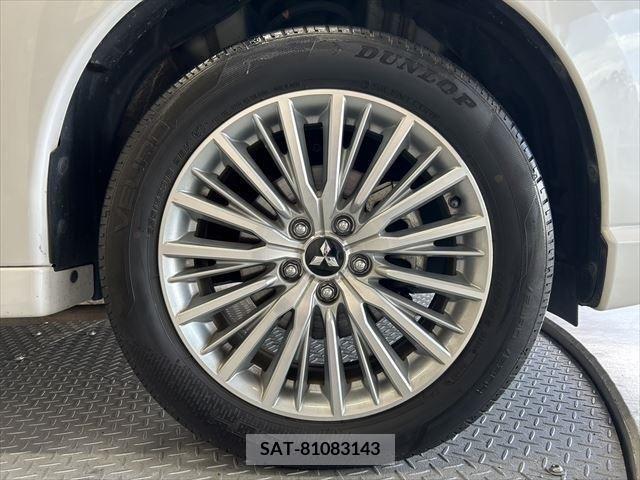 Mitsubishi OUTLANDER PHEV 2018-09 303568-15