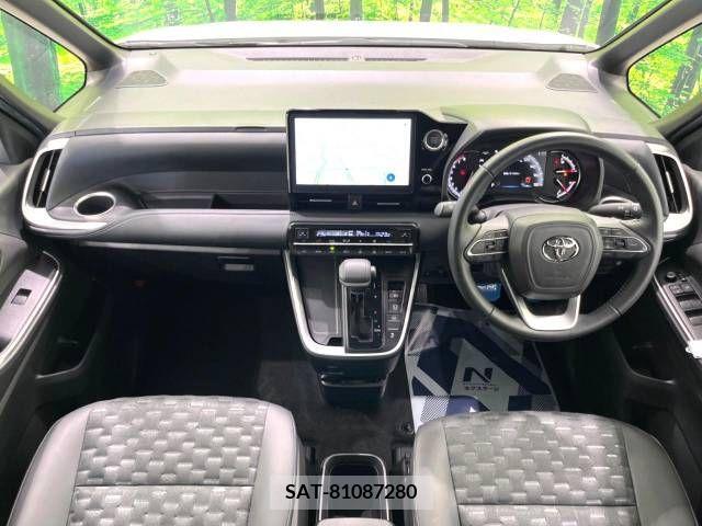 Toyota VOXY 2022-07 333079-1