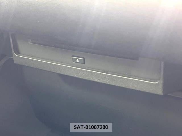 Toyota VOXY 2022-07 333079-5