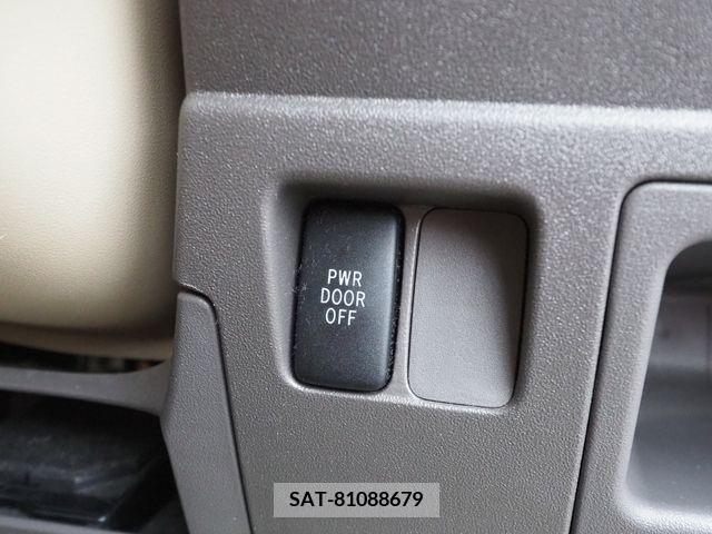 Toyota SIENTA 2011-09 387017-9