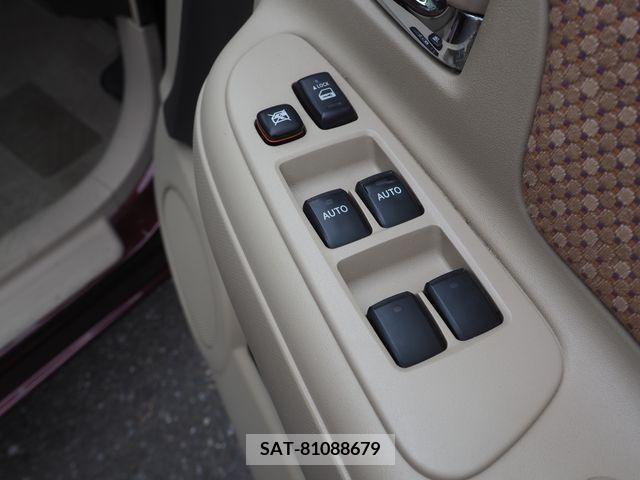 Toyota SIENTA 2011-09 387017-11