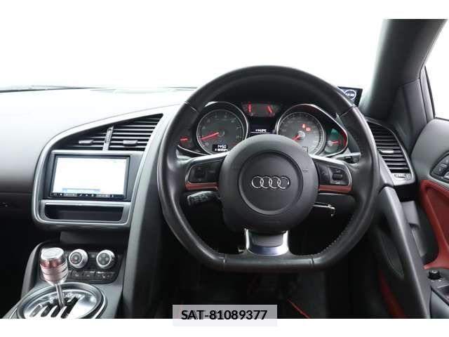 Audi R8 2011-02 209923-8
