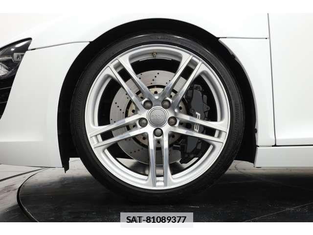 Audi R8 2011-02 209923-4