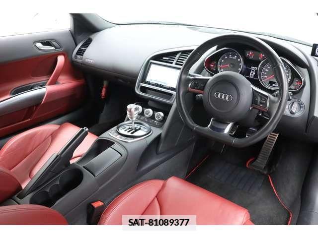 Audi R8 2011-02 209923-3