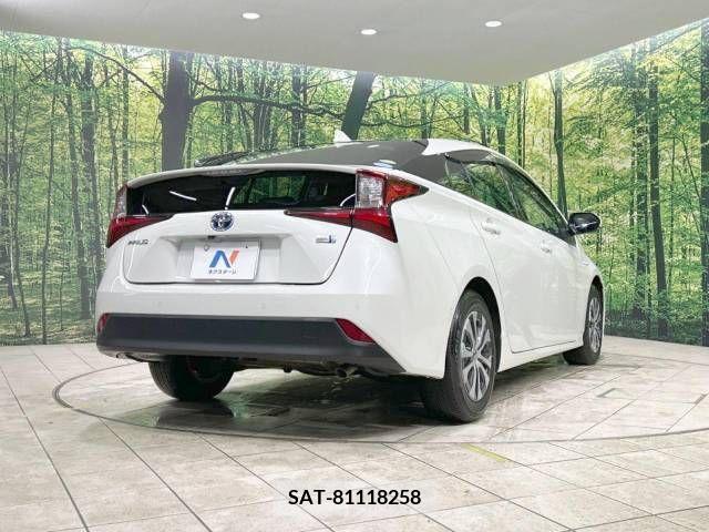 Toyota PRIUS 2019-06 223588-17