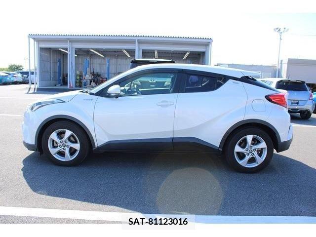 Toyota C-HR 2017-08 294894-8