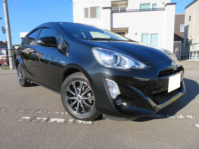 Toyota AQUA 2016-04 182376-5