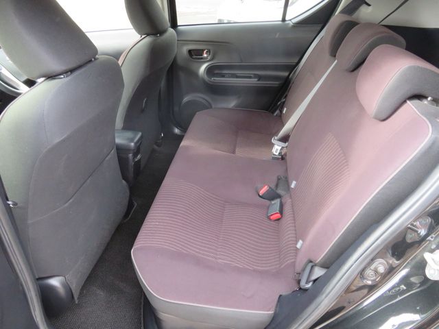Toyota AQUA 2016-04 182376-14