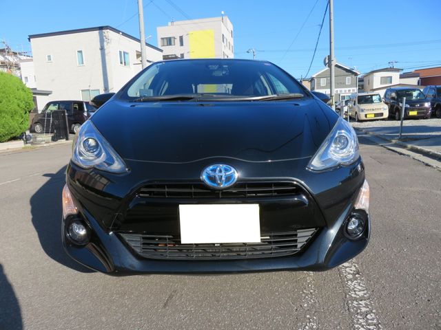 Toyota AQUA 2016-04 182376-1