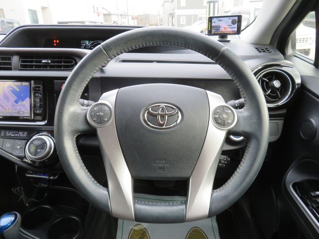 Toyota AQUA 2016-04 182376-18