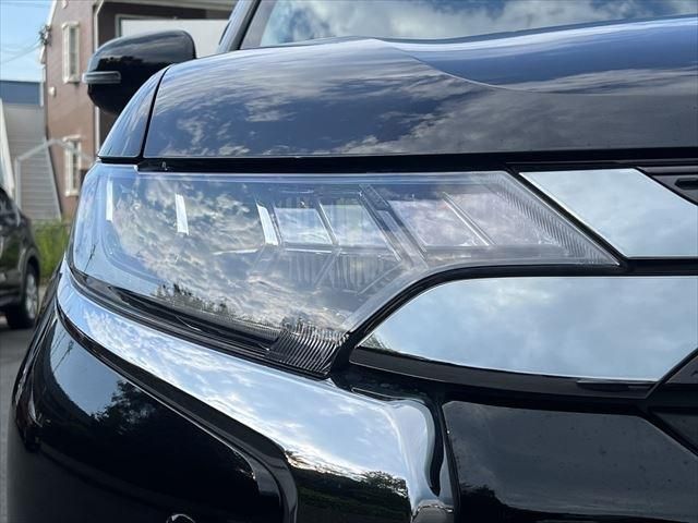 Mitsubishi OUTLANDER PHEV 2018-09 7236-7