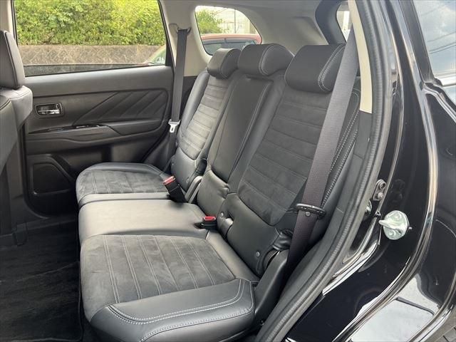 Mitsubishi OUTLANDER PHEV 2018-09 7236-21