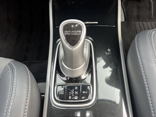 Mitsubishi OUTLANDER PHEV 2018-09 7236-24
