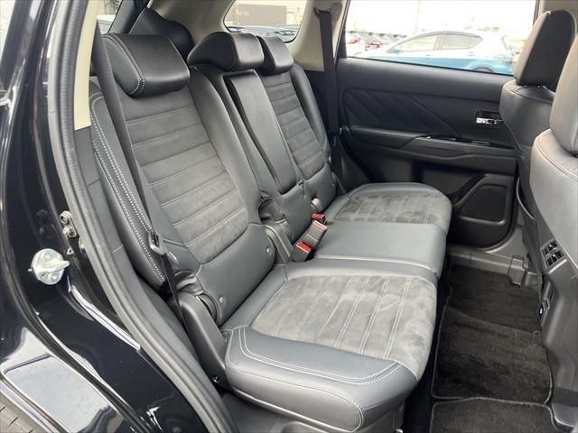 Mitsubishi OUTLANDER PHEV 2018-09 7236-19
