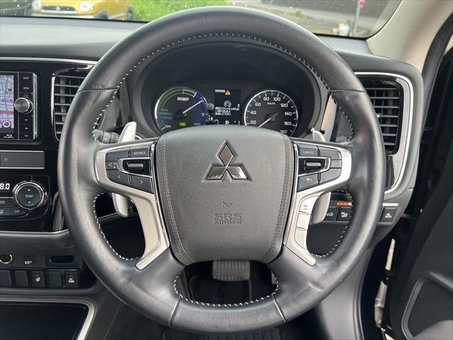 Mitsubishi OUTLANDER PHEV 2018-09 7236-23