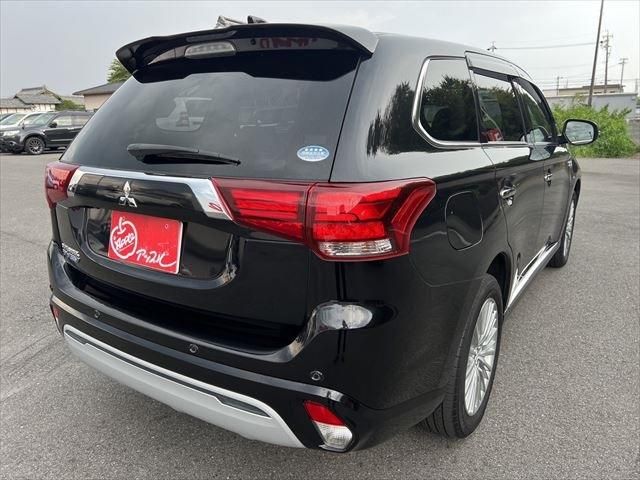 Mitsubishi OUTLANDER PHEV 2018-09 7236-3