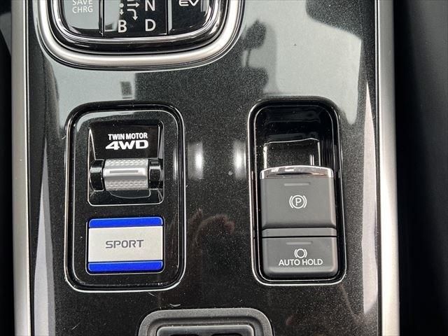 Mitsubishi OUTLANDER PHEV 2018-09 7236-27