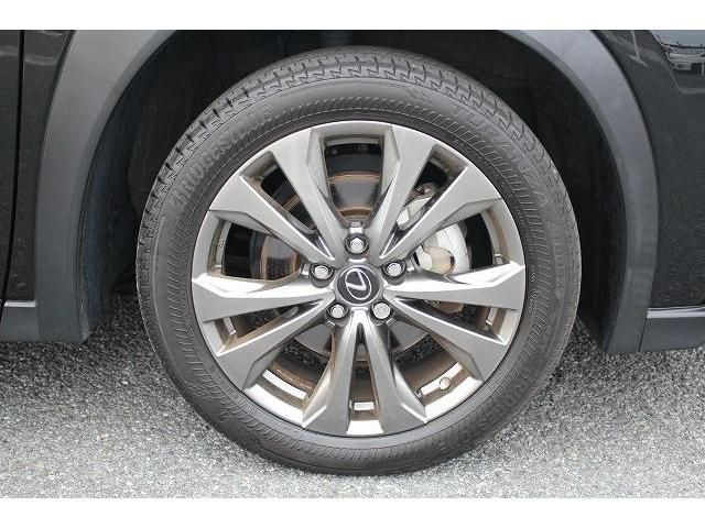 Lexus UX 2019-07 9842-11
