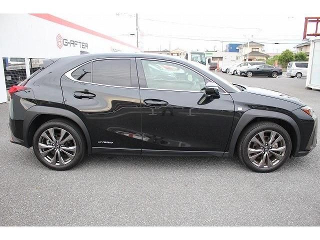 Lexus UX 2019-07 9842-10
