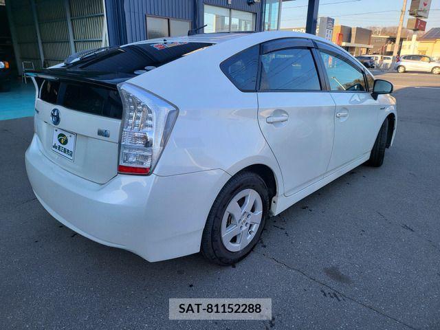 Toyota PRIUS 2010-01 214409-13