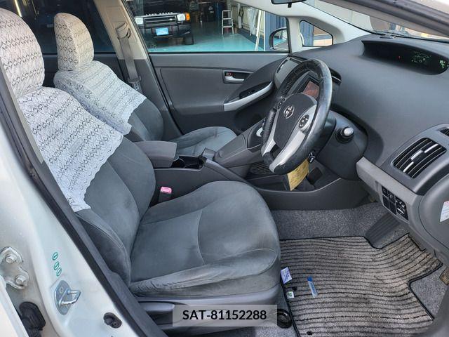 Toyota PRIUS 2010-01 214409-4