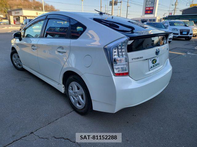 Toyota PRIUS 2010-01 214409-1