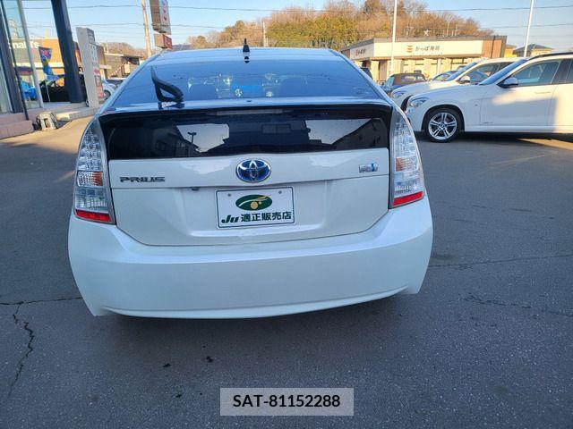 Toyota PRIUS 2010-01 214409-12