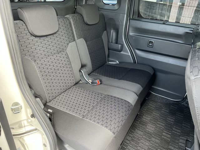 Daihatsu WAKE 2018-01 13940-18
