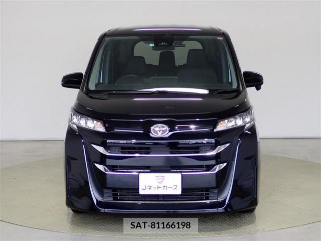Toyota NOAH 2022-04 213215-4