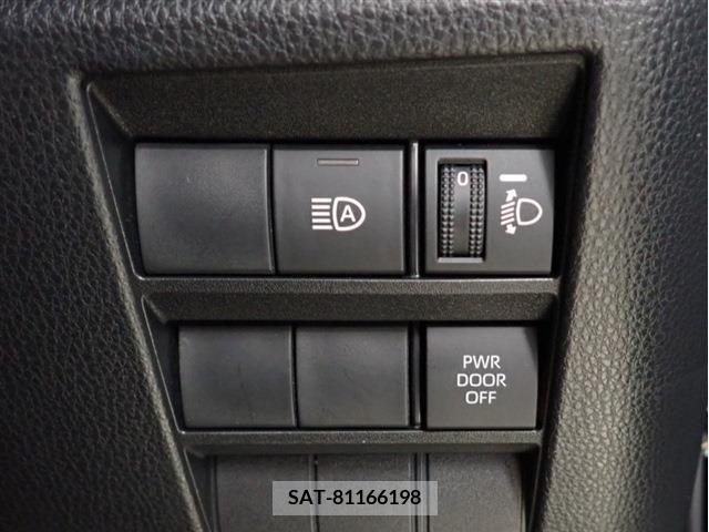 Toyota NOAH 2022-04 213215-19