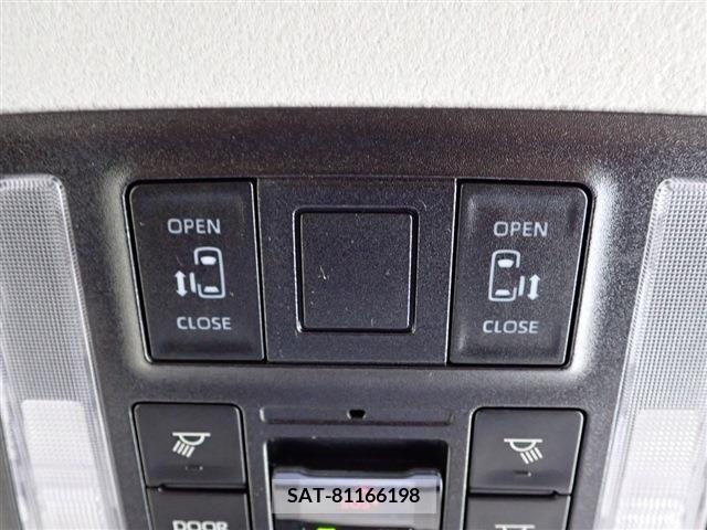 Toyota NOAH 2022-04 213215-18