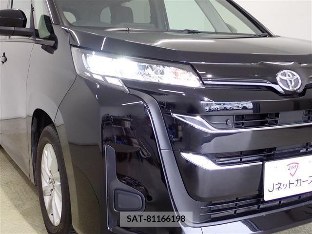 Toyota NOAH 2022-04 213215-8