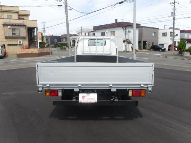 Isuzu ELF TRUCK 2005-02 5815-5