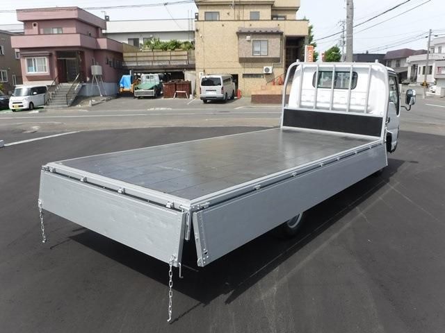 Isuzu ELF TRUCK 2005-02 5815-15
