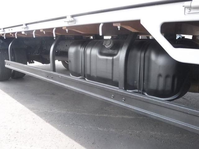 Isuzu ELF TRUCK 2005-02 5815-9