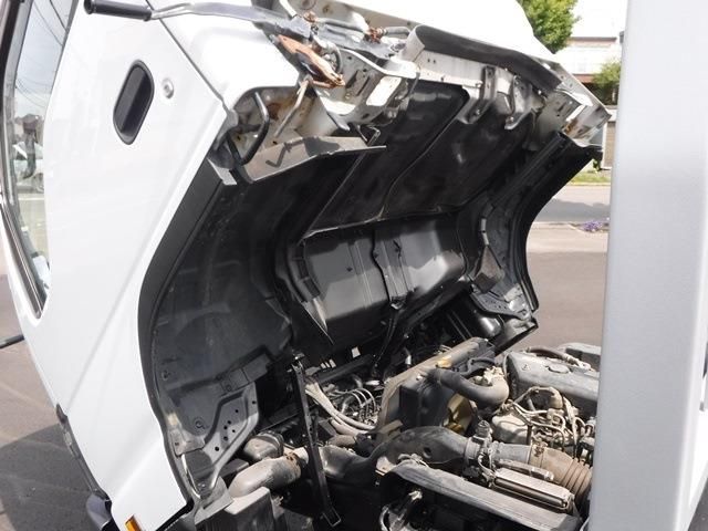 Isuzu ELF TRUCK 2005-02 5815-26