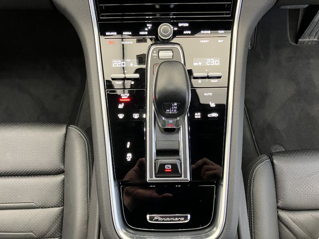 Porsche PANAMERA 2021-08 27637-12