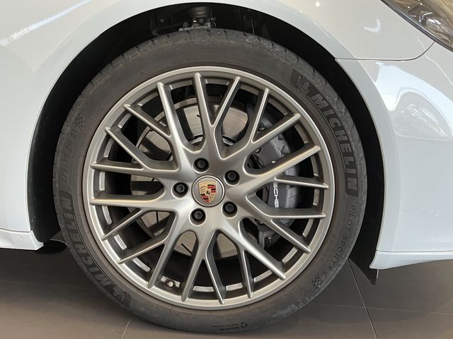 Porsche PANAMERA 2021-08 27637-19