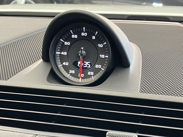 Porsche PANAMERA 2021-08 27637-13