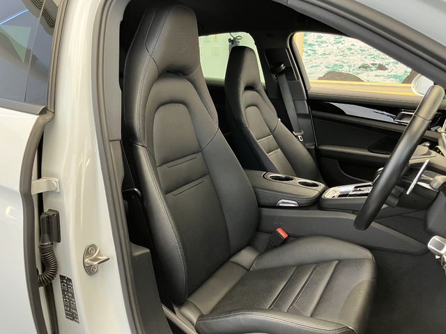Porsche PANAMERA 2021-08 27637-14