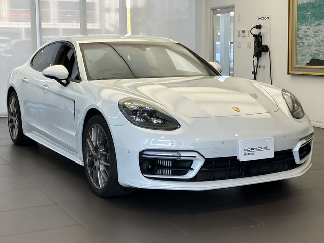 Porsche PANAMERA 2021-08 27637-2
