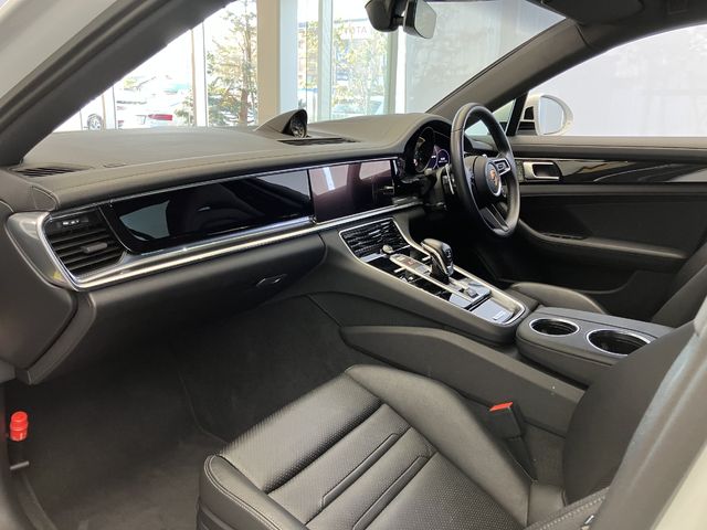 Porsche PANAMERA 2021-08 27637-16