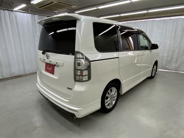 Toyota VOXY 2010-11 189221-4