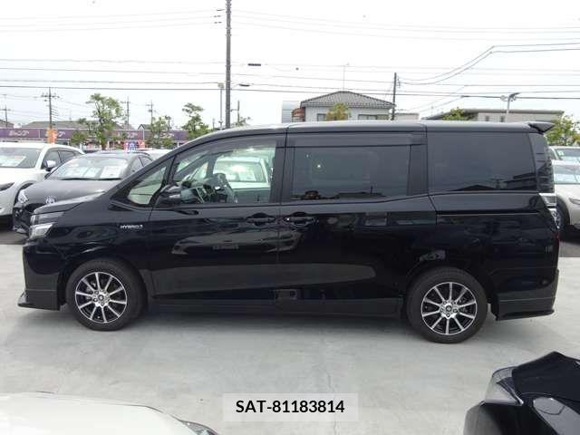 Toyota VOXY HYBRID 2020-01 380878-9