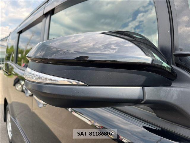Toyota NOAH 2019-06 321624-10