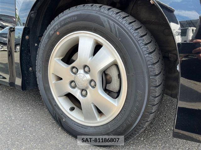 Toyota NOAH 2019-06 321624-9