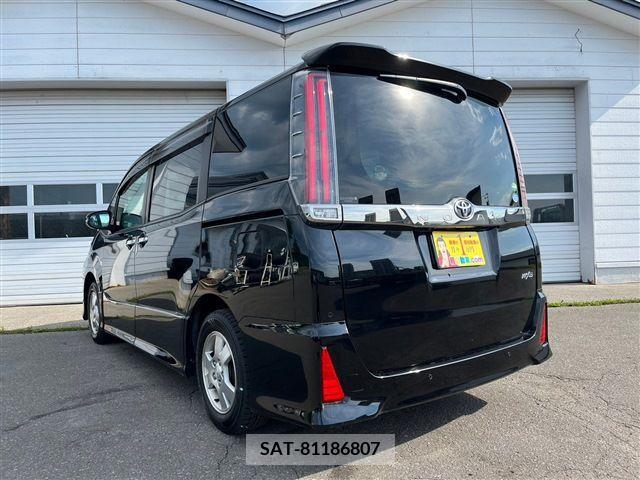 Toyota NOAH 2019-06 321624-6
