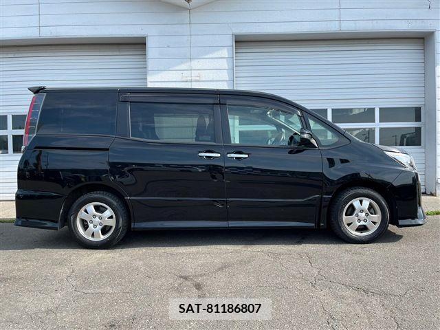 Toyota NOAH 2019-06 321624-3