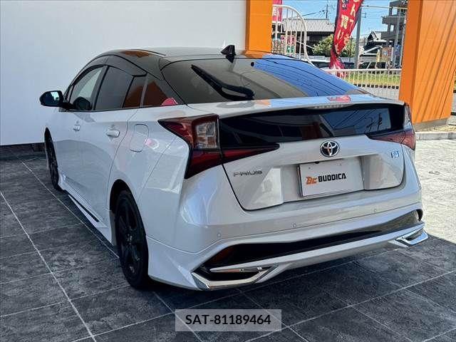 Toyota PRIUS 2021-12 393328-14